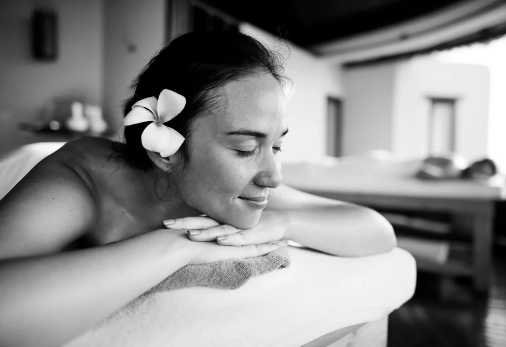 Les petits gestes du quotidien pour entretenir la flamme du couple à Tahiti